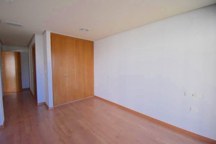 Image No.19-3 Bed Apartment for sale