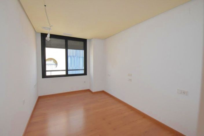 Image No.24-3 Bed Apartment for sale