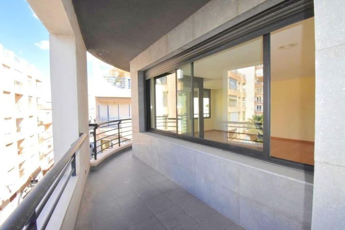 Image No.9-3 Bed Apartment for sale