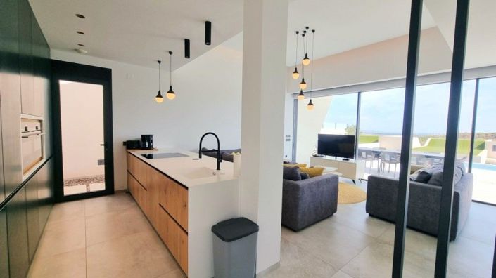 Image No.10-4 Bed Villa for sale