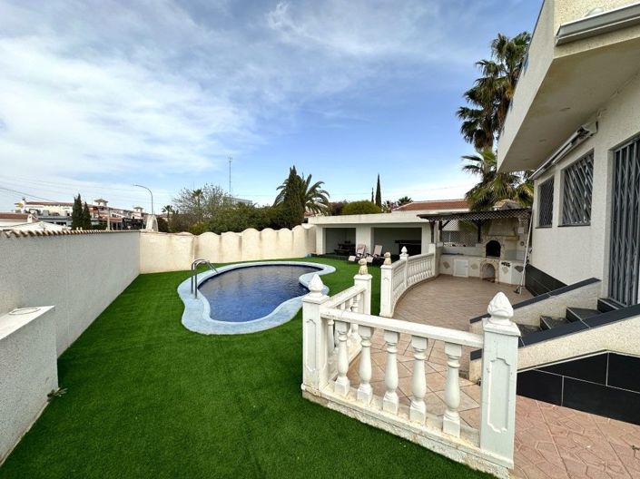 Image No.19-3 Bed Villa for sale