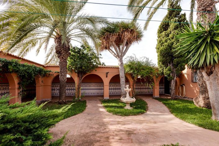 Image No.2-Villa de 5 chambres à vendre à Torrevieja