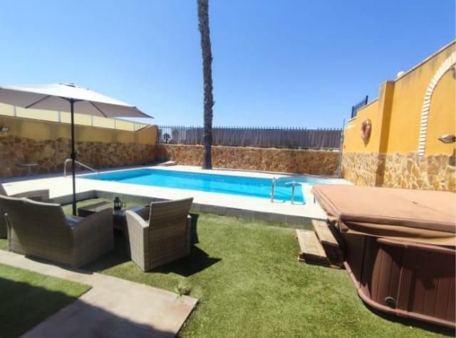 Image No.3-Villa de 6 chambres à vendre à Torrevieja