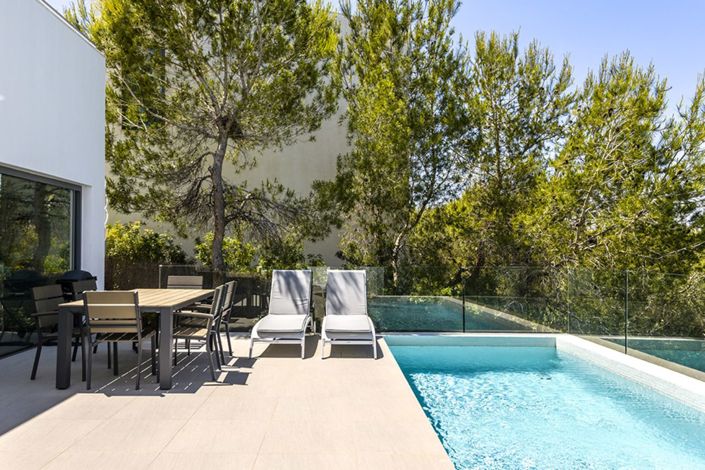 Image No.2-3 Bed Villa for sale
