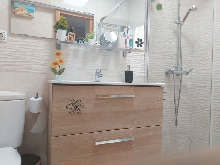 Image No.17-3 Bed House for sale