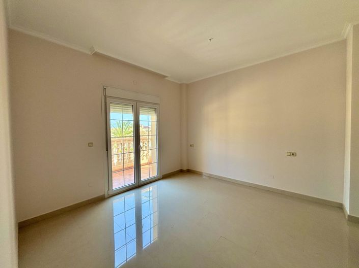 Image No.18-4 Bed Villa for sale