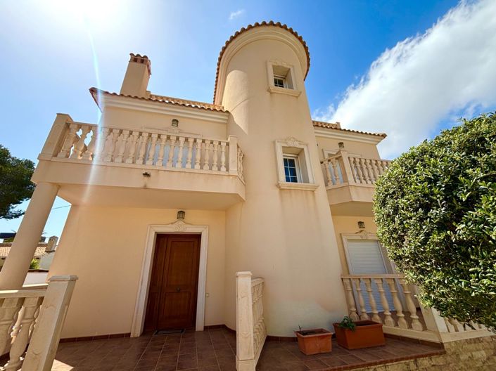 Image No.5-4 Bed Villa for sale