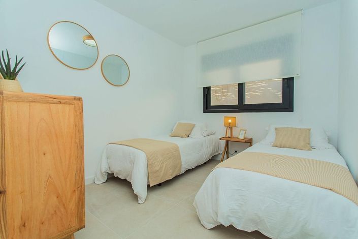 Image No.30-2 Bed House for sale