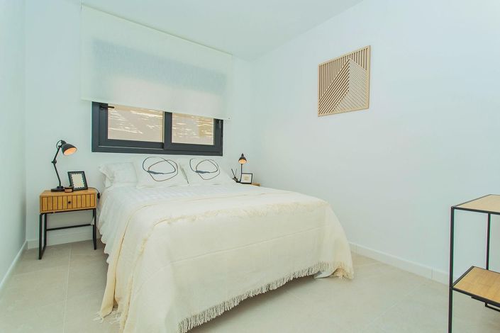 Image No.36-2 Bed House for sale