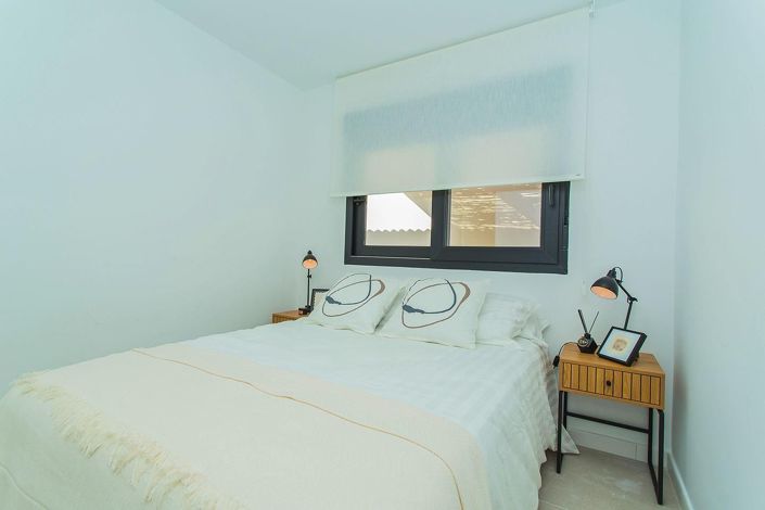 Image No.37-2 Bed House for sale