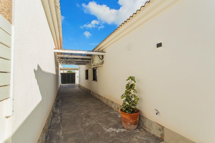 Image No.41-2 Bed House for sale