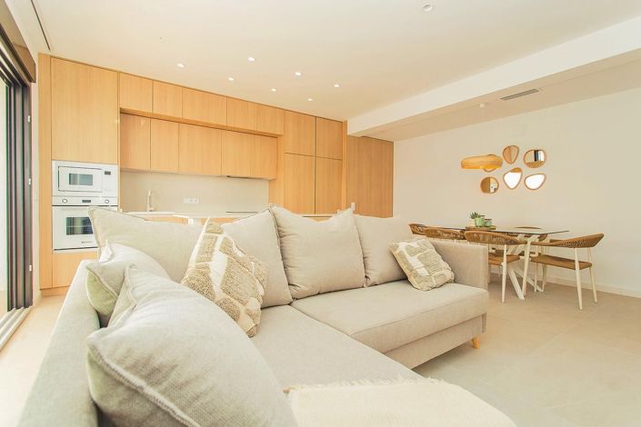 Image No.8-2 Bed House for sale