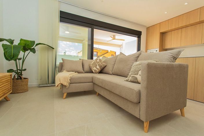 Image No.9-2 Bed House for sale