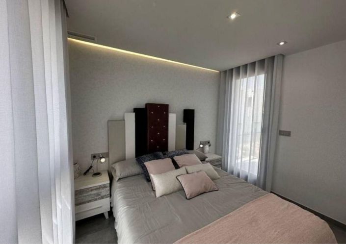 Image No.14-3 Bed Villa for sale