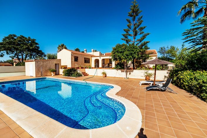 Image No.2-Villa de 4 chambres à vendre à Alicante City
