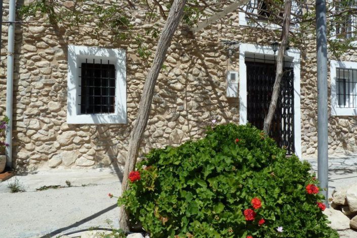 Image No.23-4 Bed Townhouse for sale