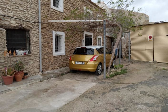 Image No.30-4 Bed Townhouse for sale