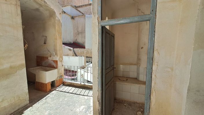 Image No.12-10 Bed Apartment for sale