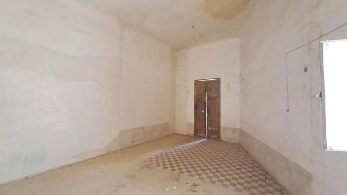 Image No.18-10 Bed Apartment for sale