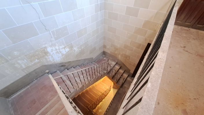 Image No.40-10 Bed Apartment for sale