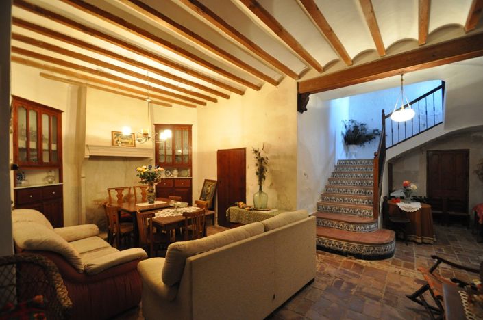 Image No.2-7 Bed House for sale