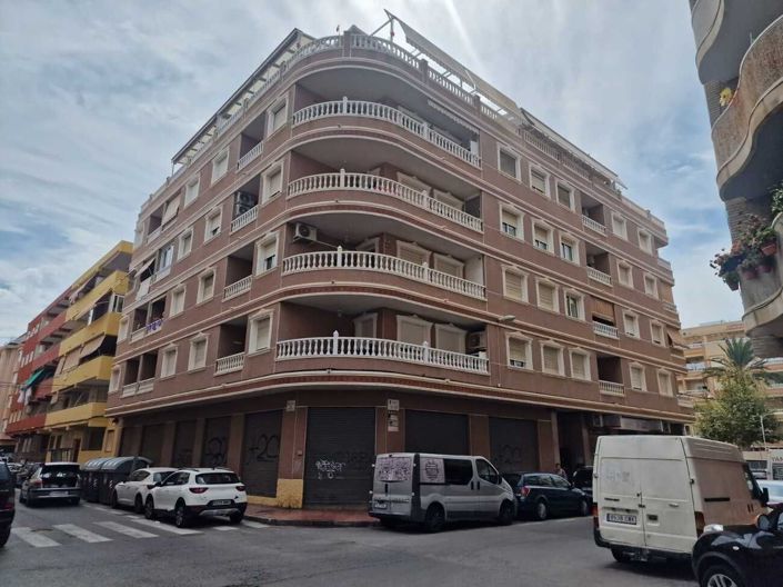 Image No.15-2 Bed Apartment for sale