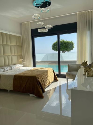 Image No.10-5 Bed Villa for sale