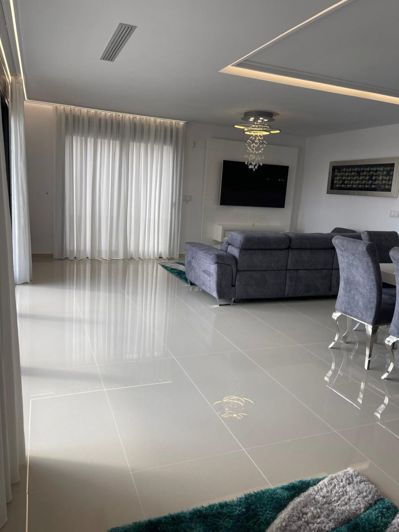 Image No.3-5 Bed Villa for sale