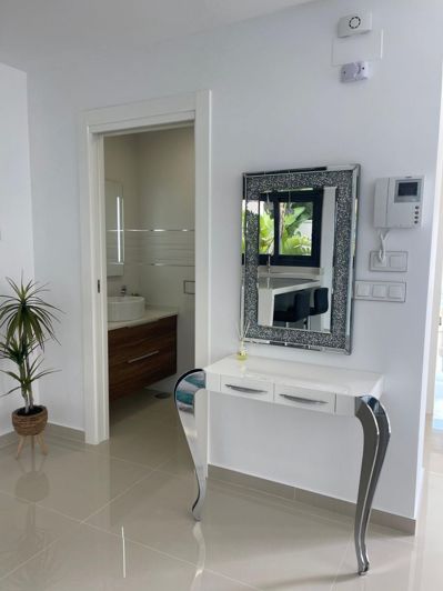 Image No.8-5 Bed Villa for sale