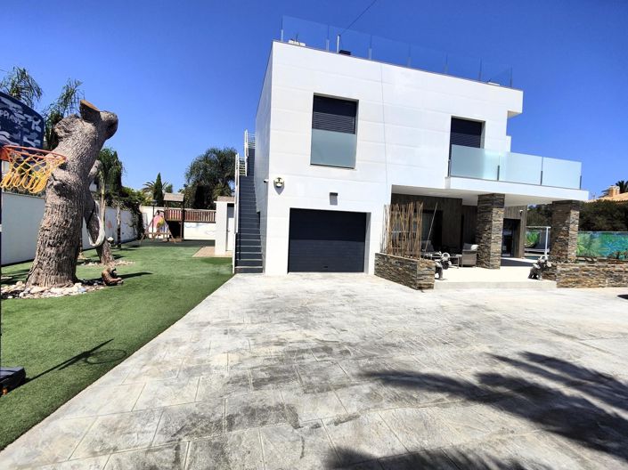 Image No.3-5 Bed Villa for sale