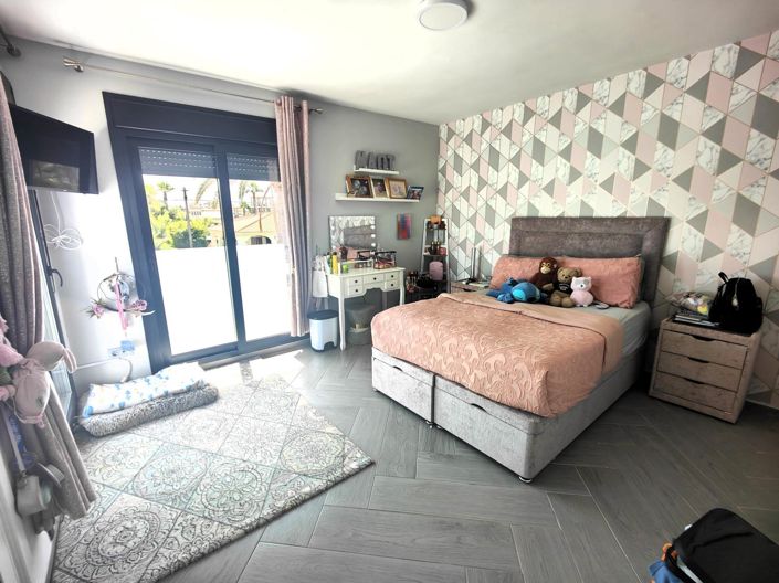Image No.30-5 Bed Villa for sale