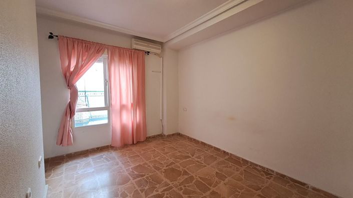 Image No.22-5 Bed Apartment for sale