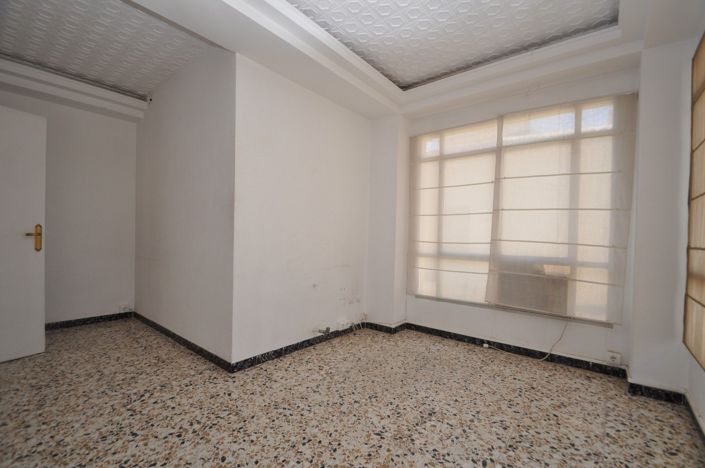 Image No.17-5 Bed Apartment for sale