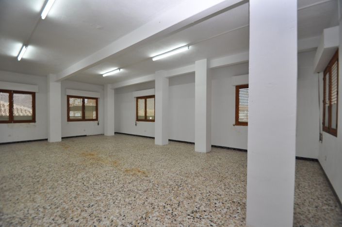 Image No.18-5 Bed Apartment for sale