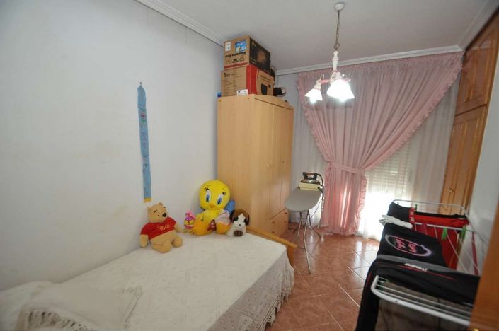 Image No.12-4 Bed House for sale