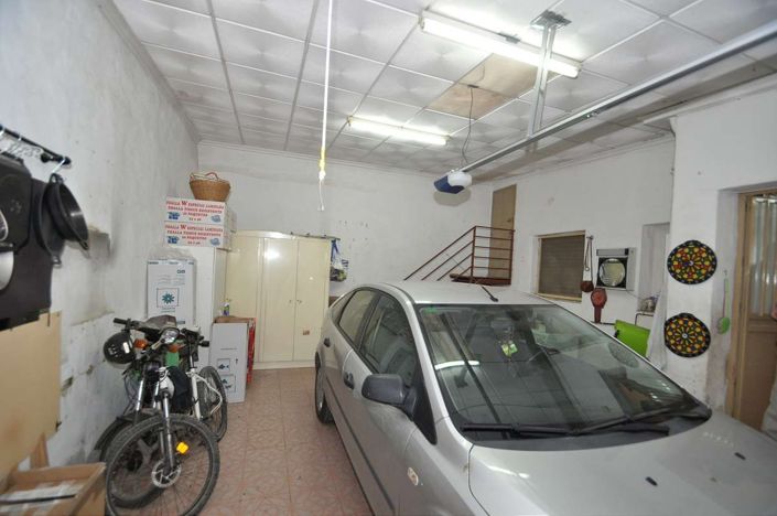 Image No.17-4 Bed House for sale