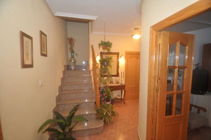 Image No.20-4 Bed House for sale