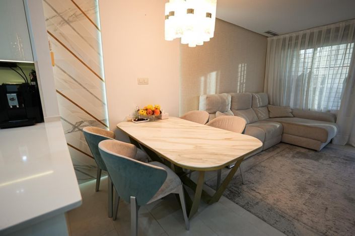 Image No.17-3 Bed House for sale