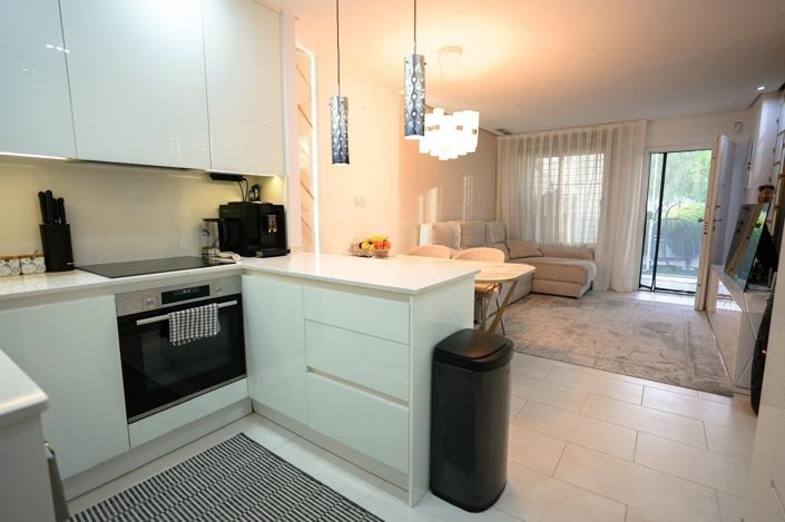 Image No.21-3 Bed House for sale
