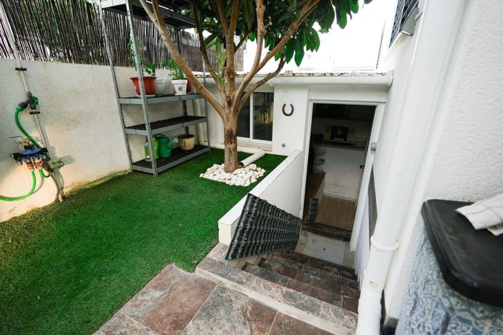 Image No.9-3 Bed House for sale