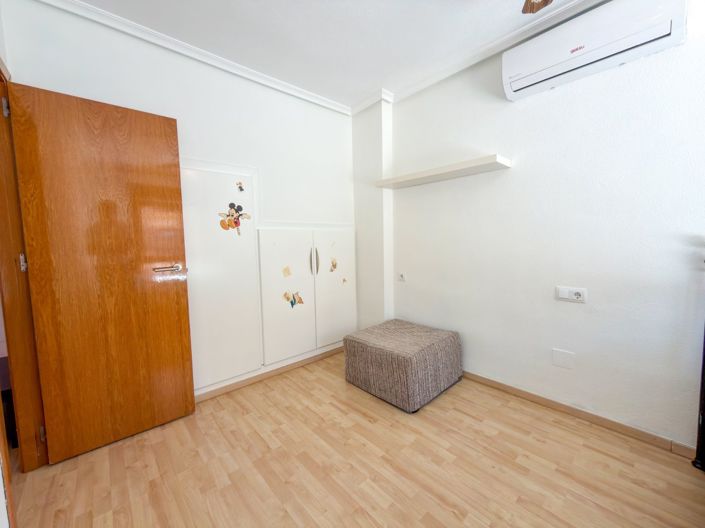 Image No.18-3 Bed Villa for sale