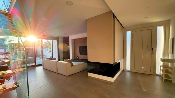 Image No.25-4 Bed Villa for sale
