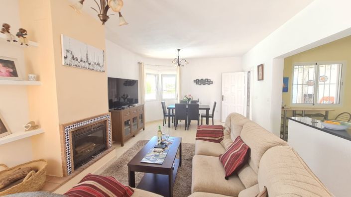 Image No.2-Villa de 2 chambres à vendre à Orihuela Costa