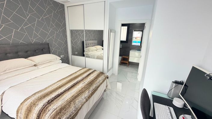 Image No.27-3 Bed Villa for sale