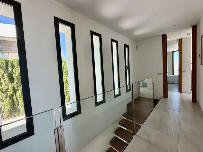 Image No.15-4 Bed Villa for sale
