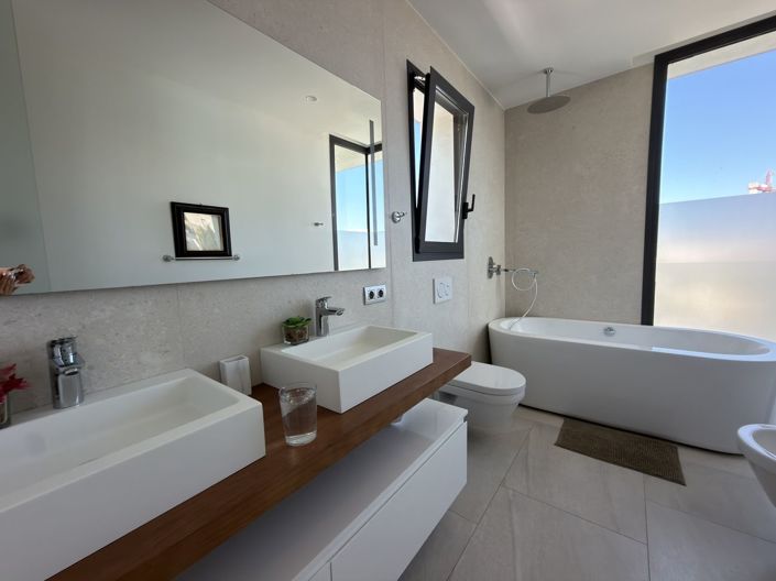 Image No.20-4 Bed Villa for sale
