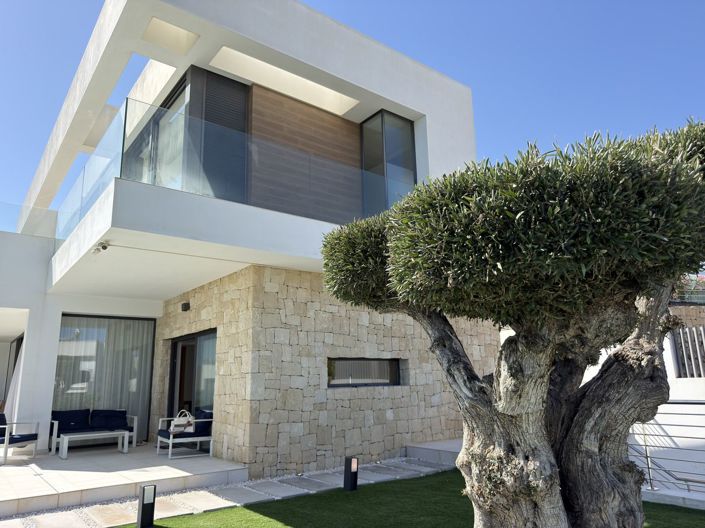 Image No.4-4 Bed Villa for sale