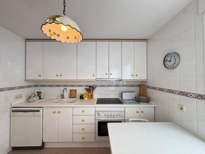 Image No.29-3 Bed Apartment for sale