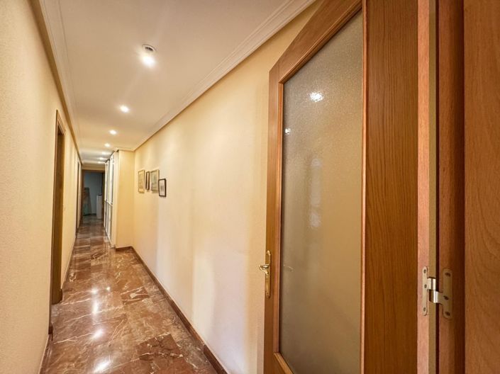Image No.20-4 Bed Apartment for sale