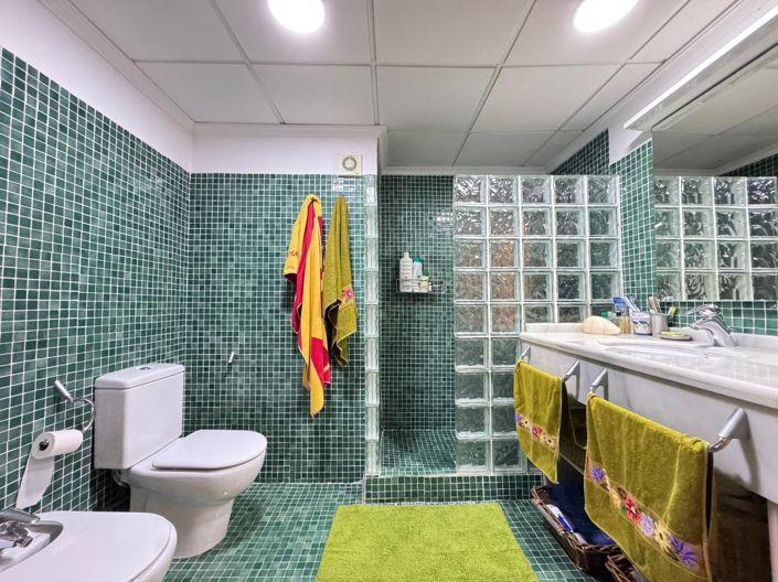 Image No.37-4 Bed Apartment for sale